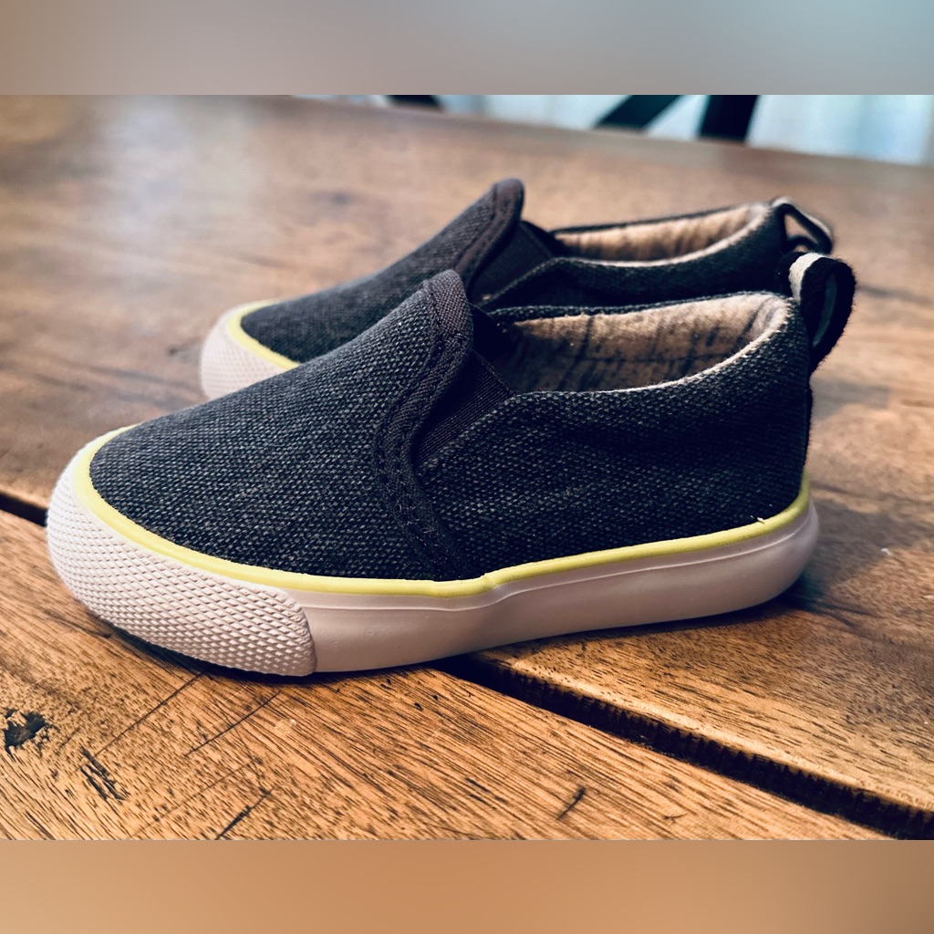 Euc Toddler Cat & Jack Slip On Shoes Color Navy/ Lime Green Size 5.
